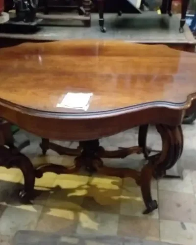 Mesa de salón victoriana en madera de jacarandá