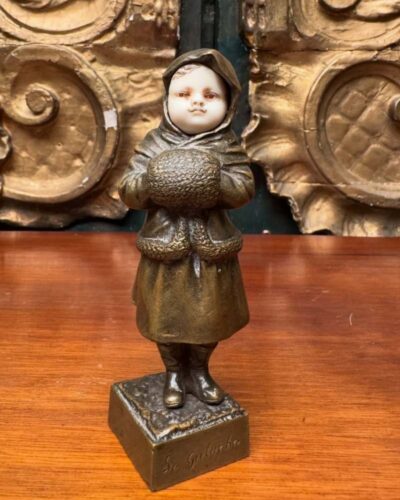 Figura escultórica Le Galoche