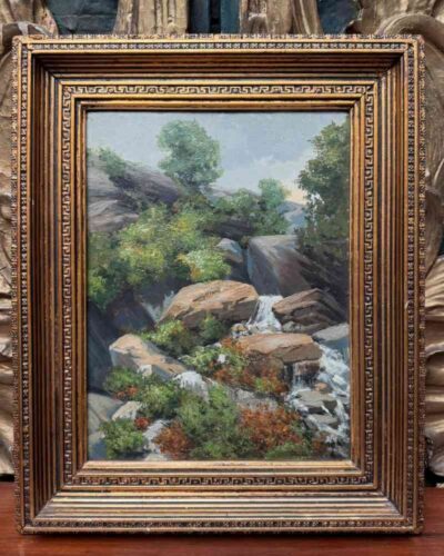 Paisaje de montaña con cascada