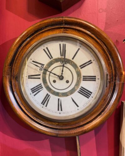 Reloj mural inglés de fines del siglo XIX