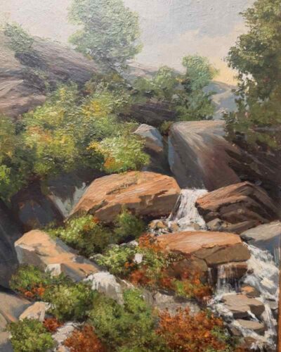 Paisaje de montaña con cascada