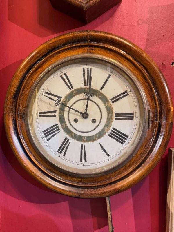 Reloj mural inglés de fines del siglo XIX